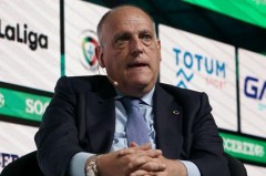 皇马争相抢购的法国新星：欧洲赛场璀璨后防线足球巨星